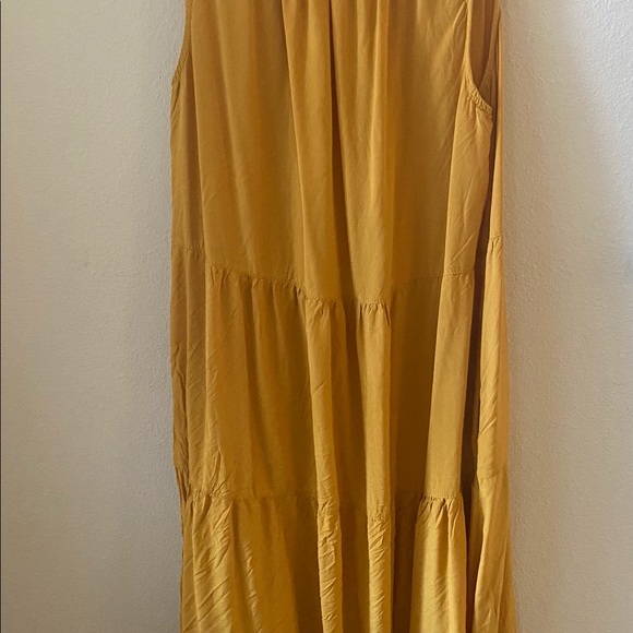 Women’s max studio yellow dress size medium. - Picture 4 of 5
